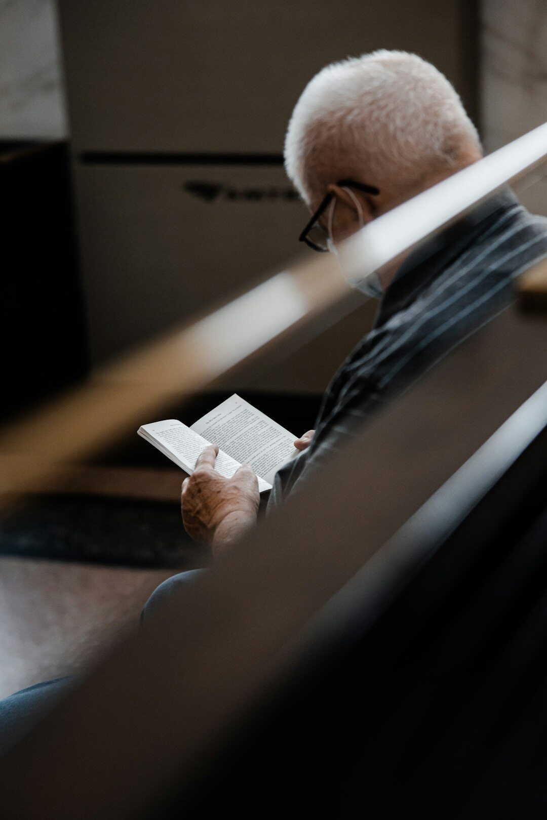 senior using tablet